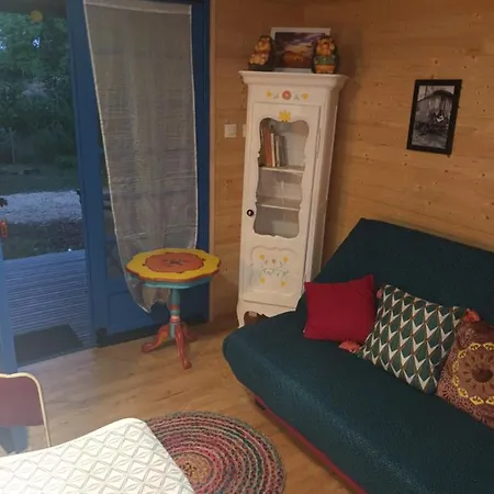 Rum i privatbostad Git'an Perigord Roulotte Bella Groléjac