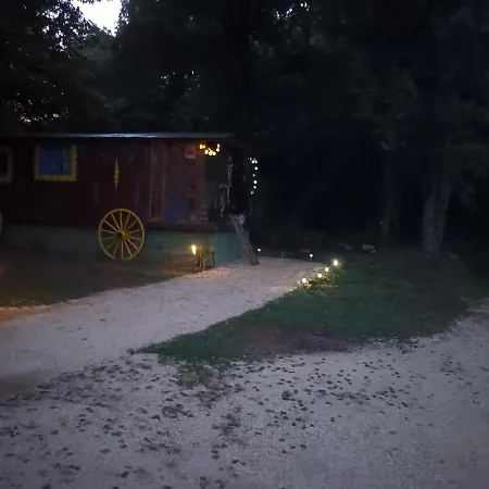 Git'an Périgord Roulotte Bella * Groléjac