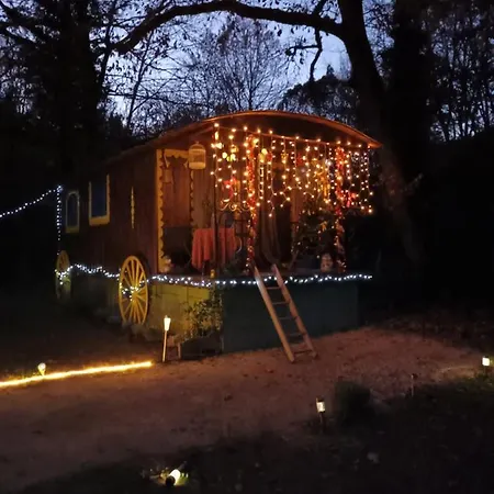 Rum i privatbostad Git'an Perigord Roulotte Bella