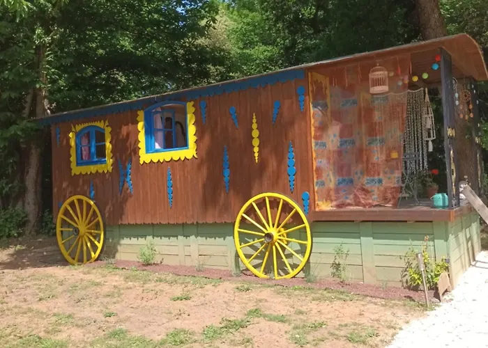 Git'an Perigord Roulotte Bella Quarto em Acomodações Particulares