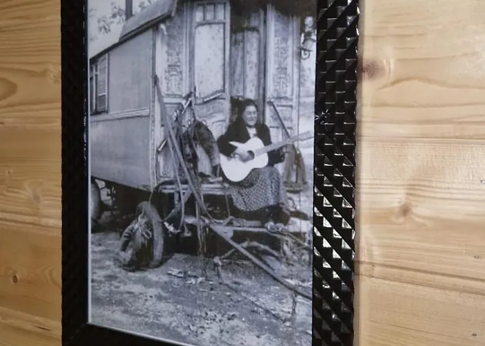 Git'an Perigord Roulotte Bella Quarto em Acomodações Particulares Groléjac